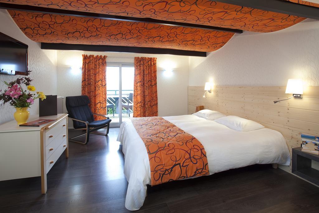 Logis Hotel Clair Matin เลอฌ็องบง-ซูร์-ลีญง ภายนอก รูปภาพ